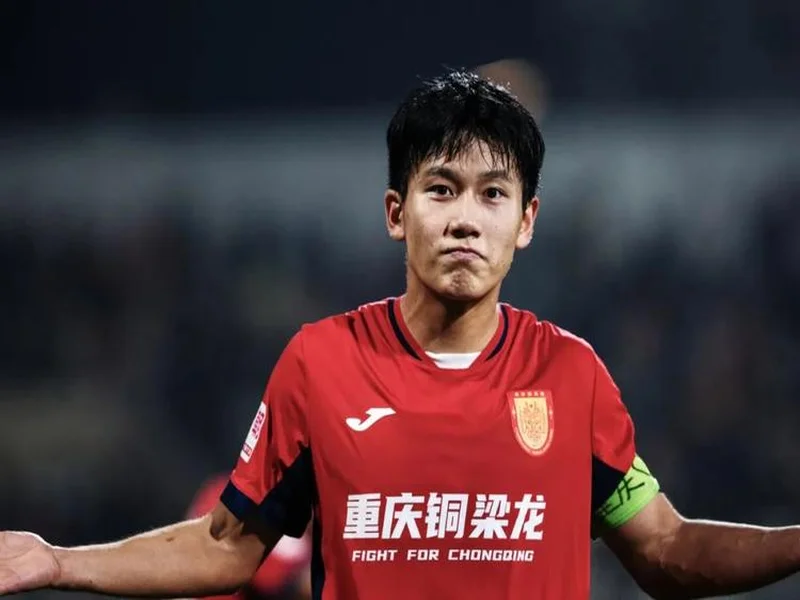 向余望社媒庆祝:重庆❤️中超回来了!